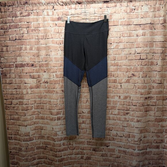 Outdoor Voices Black and Gray Colorblock Leggings - Picture 5 of 8